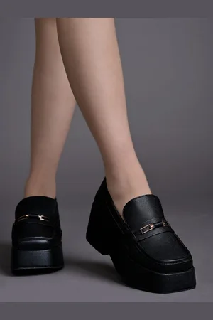 Shoetopia Women Textured Slip On Loafers