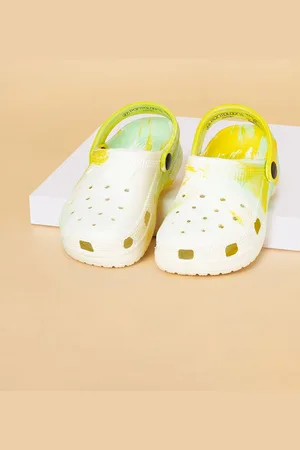 Pantaloons Girls Printed Clogs Casual Shoes