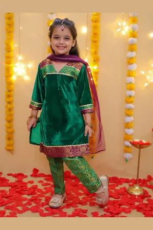BownBee Girls Kurta with Dhoti Pants & Dupatta