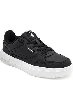 Red Tape Men Solid Sneakers