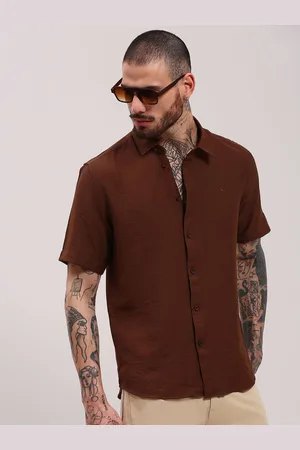 SHOWOFF Men Comfort Fit Spread Collar Solid Cotton Casual Shirt
