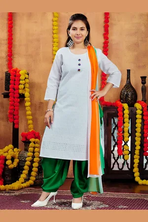 Aarika Girls Floral Printed Thread Work Kurta