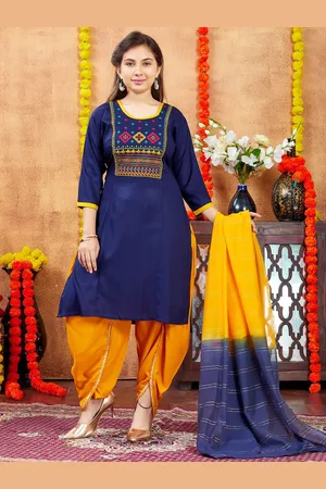 Aarika Girls Ethnic Motifs Embroidered Thread Work Anarkali Kurta