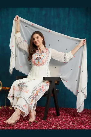 RAJGRANTH Floral Embroidered Regular Pure Georgette Straight Kurta with Palazzos & Dupatta