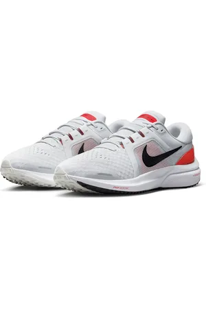 Nike Men Solid Air Zoom Vomero 16 Road Running Shoes