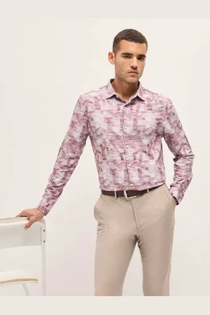 The Bear House Men Tailored Fit Spread Collar Abstract Printed Cotton Casual Shirt