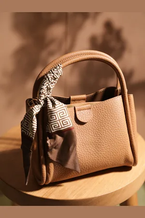 Inc 5 Women Textured Structured Handheld Bag