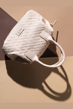 Inc 5 Women Textured Structured Handheld Bag