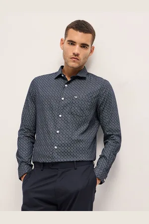 The Bear House Men Tailored Fit Spread Collar Geometric Printed Cotton Formal Shirt