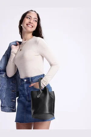 Mast & Harbour Textured Structured Handheld Bag Comes With Pouch
