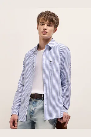 The Bear House Men Spread Collar Vertical Striped Cotton Casual Shirt