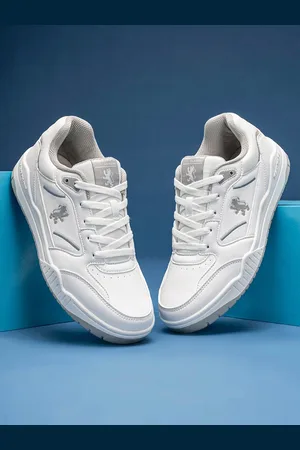 Red Tape Men Round Toe Memory Foam Sneakers
