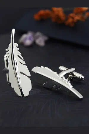 PELUCHE Men Grey Feather Lite Cufflinks
