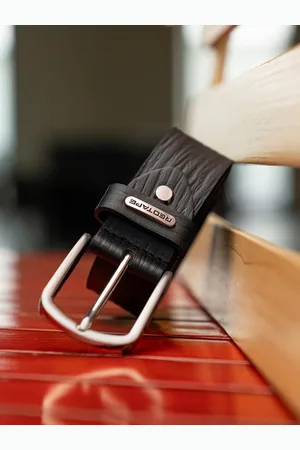Red Tape Men Textured Leather Formal Belt