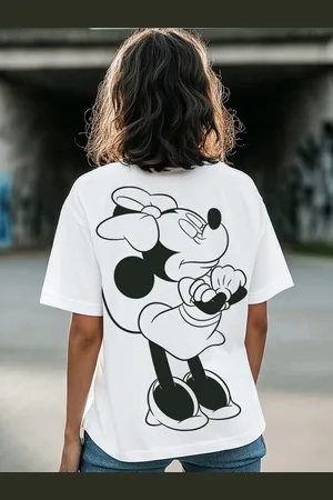 Bewakoof Women Graphic Printed Round Neck Drop Shoulder Oversized T-shirt