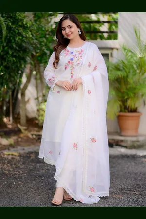 Lilots Floral Embroidered Thread Work Straight Kurta with Trousers & Dupatta