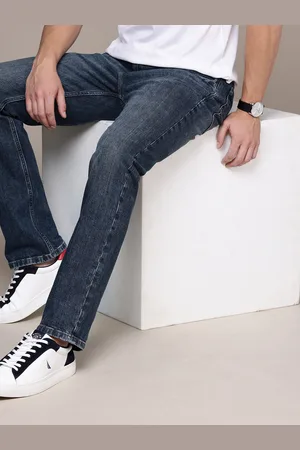 Nautica Men Straight Fit Heavy Fade Stretchable Jeans