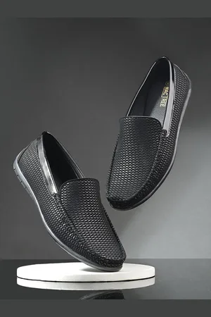 HERE&NOW Men Textured Lightweight Loafers