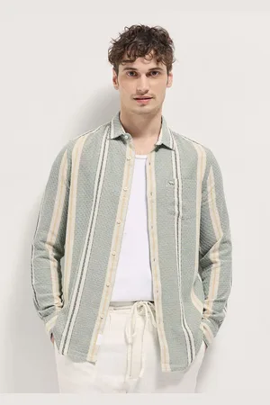 The Bear House Men Striped Spread Collar Slim Fit Casual Shirt