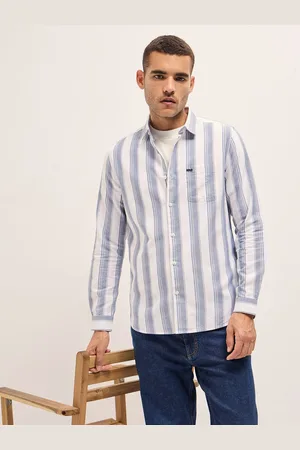 The Bear House Men Slim Fit Spread Collar Vertical Striped Cotton Casual Shirt