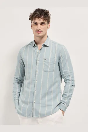 The Bear House Men Spread Collar Vertical Striped Cotton Casual Shirt