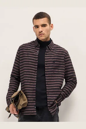 The Bear House Men Slim Fit Button-Down Collar Horizontal Striped Casual Shirt