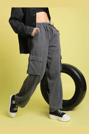 Bene Kleed Women Baggy Fit High-Rise Cargos Trousers