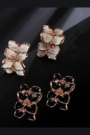 DIVASTRI Set Of 2 Rose Gold-Plated Artificial Stones Studded Floral Shaped Drop Earrings