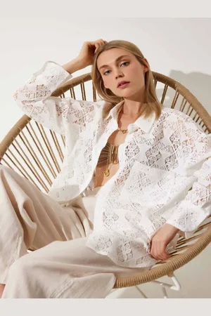 Happiness istanbul Women Floral Opaque Printed Casual Shirt