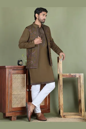 Jompers Mandarin Collar Chikankari Kurta with Pyjamas & Jacket