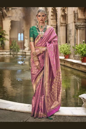 MONJOLIKA FASHION Woven Design Zari Banarasi Saree
