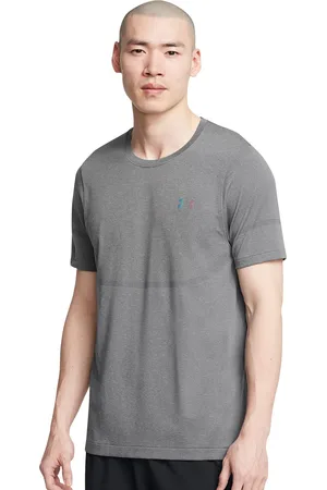 Under Armour Men Solid Round Neck T-shirt