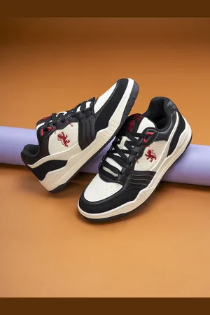 Red Tape Men Colourblocked Sneakers