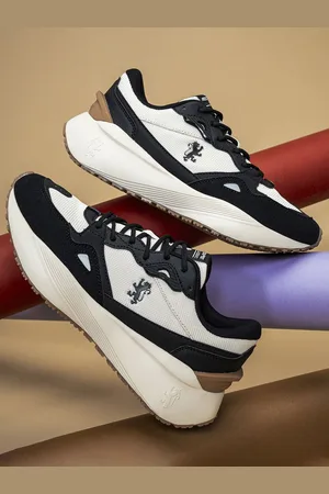 Red Tape Men Textured Lace-Ups Sneakers