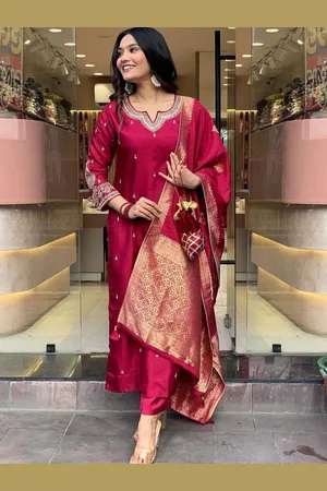 Lilots Floral Embroidered Beads and Stones Kurta With Trouser And Dupatta