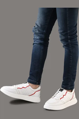 Mast & Harbour Men Colourblocked Round Toe Lightweight Sneakers