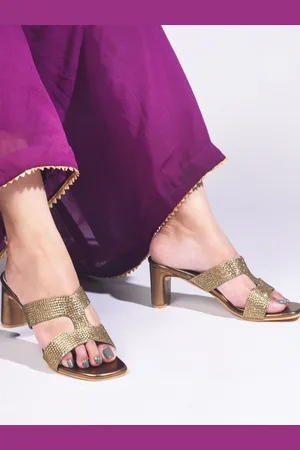 JM Looks Women Embellished Ethnic Block Sandals