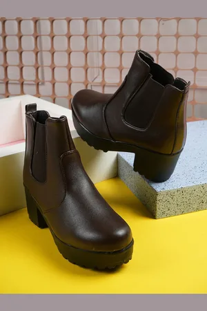 Walkfree Women Round Toe Block-Heeled Chelsea Boots