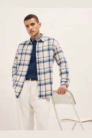 The Bear House Men Relaxed Fit Spread Collar Tartan Checked Cotton Casual Shirt