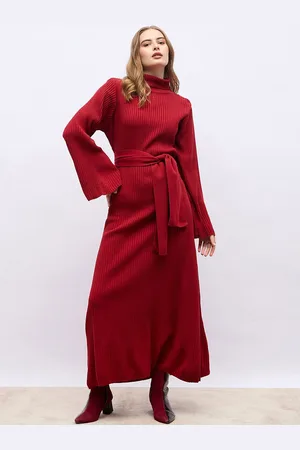 Styli Women Flat Knit Turtle Neck Maxi Dress with Tie-Belt