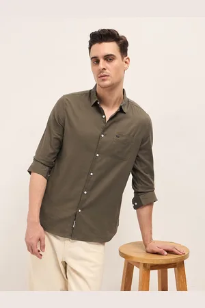 The Bear House Men Slim Fit Spread Collar Solid Cotton Casual Shirt