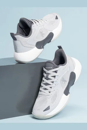Red Tape Men Solid Sneakers