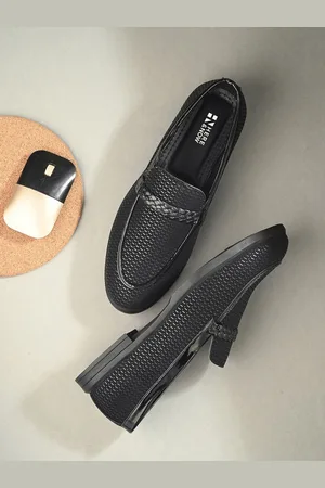 HERE&NOW Men Textured Leather Formal Loafers