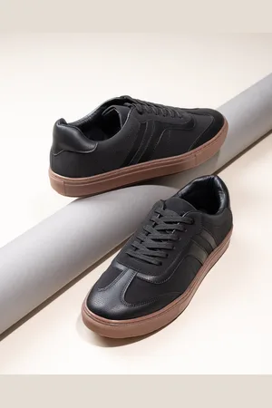 Styli Men Colorblocked Court Sneakers