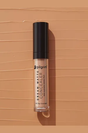 Pilgrim Dream Matte Full Coverage Concealer With Australian Kakadu Plum -7.3 ml - Beige 15