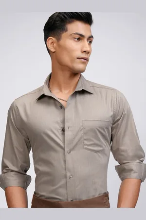LocoMotive Premium Men Melange Textured Solid Cuban Collar Relaxed Shirt