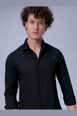 The Indian Garage Co Men Slim Fit Spread Collar Solid Casual Shirt
