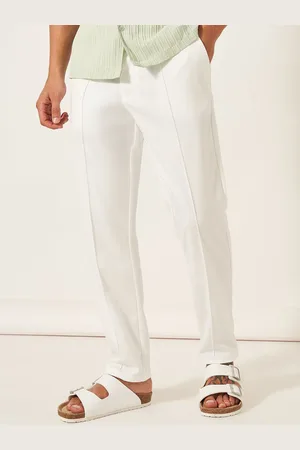 Styli Men Solid Slim Fit Smart Trousers with Pin Tuck