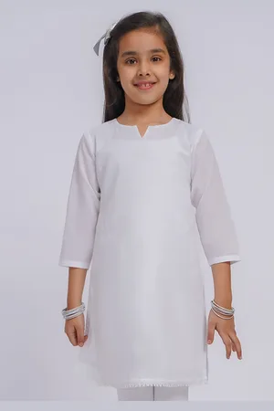 Vastramay Girls Notched Round Neck Cotton Straight Kurta