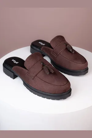 Styli Men Solid Faux Suede Chunky Mules with Tassel